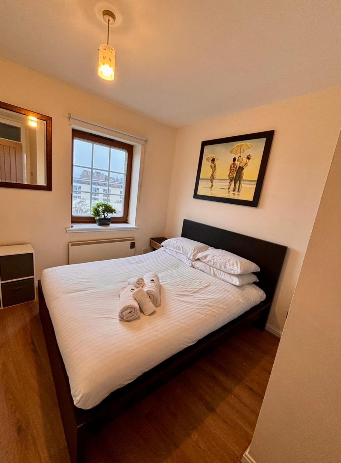 Sunshine On Leith. The River View Apartment! Edinburgh Room photo